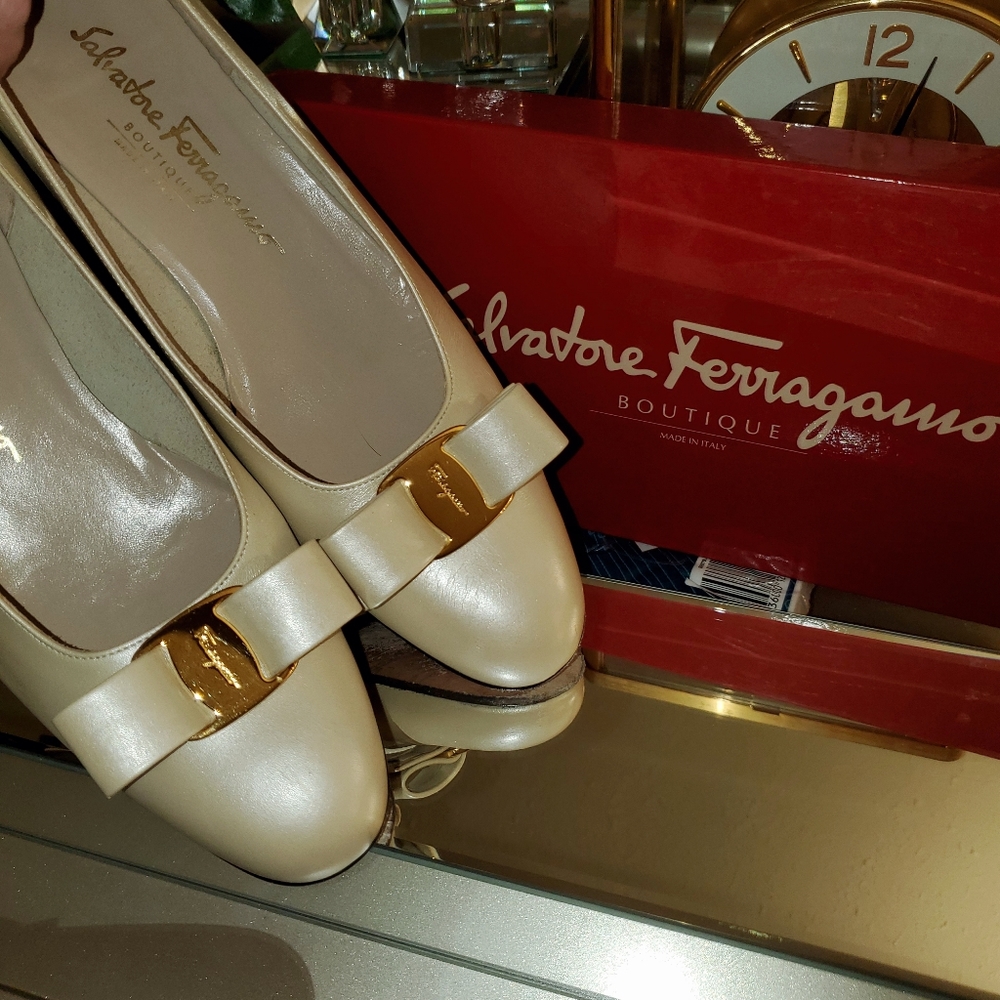 ❗SOLD❗Salvatore Ferragamo Lillaz Flats - Picture 2 of 6